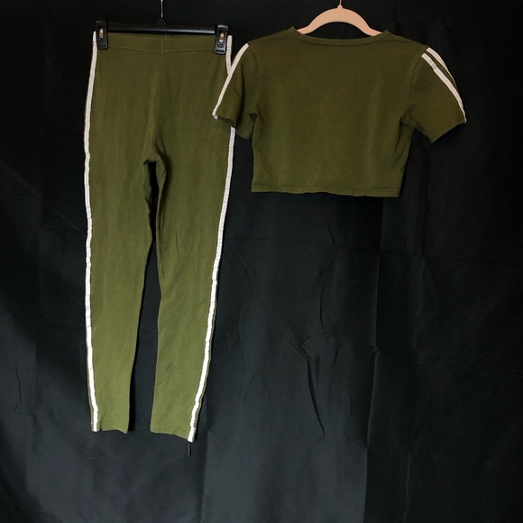 Olive Green “Super” Crop Top & Leggings - Picture 4 of 8